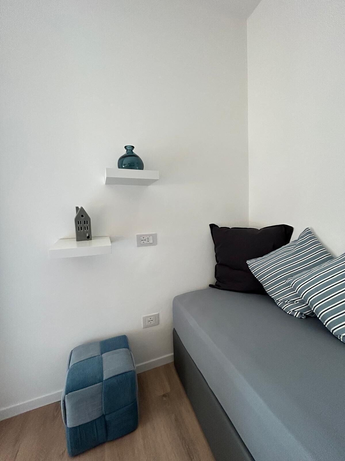 豪华三人房，带双人床和梳化床，无烟，独立浴室