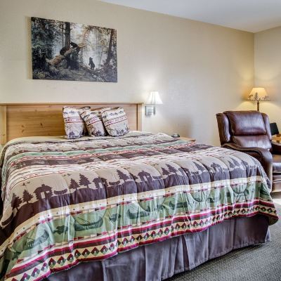 Standard King Room-Non-Smoking Booneslick Lodge - Neosho Promo Code