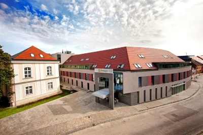 Holiday Inn TRNAVA by IHG Ξενοδοχεία στην πόλη 
