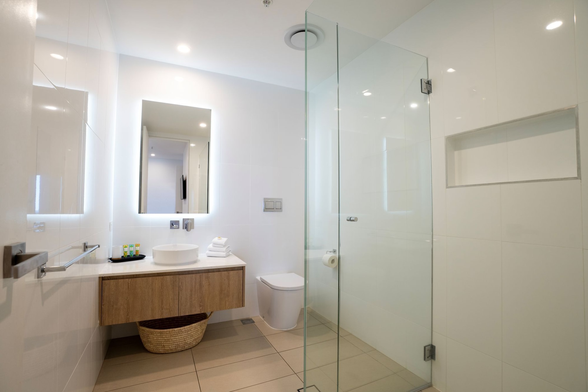 带海景的两卧室公寓