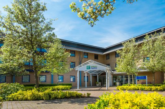 Holiday Inn Express MILTON KEYNES by IHG