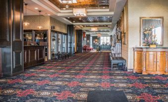 Shoreline Inn & Conference Center, Ascend Hotel Collection