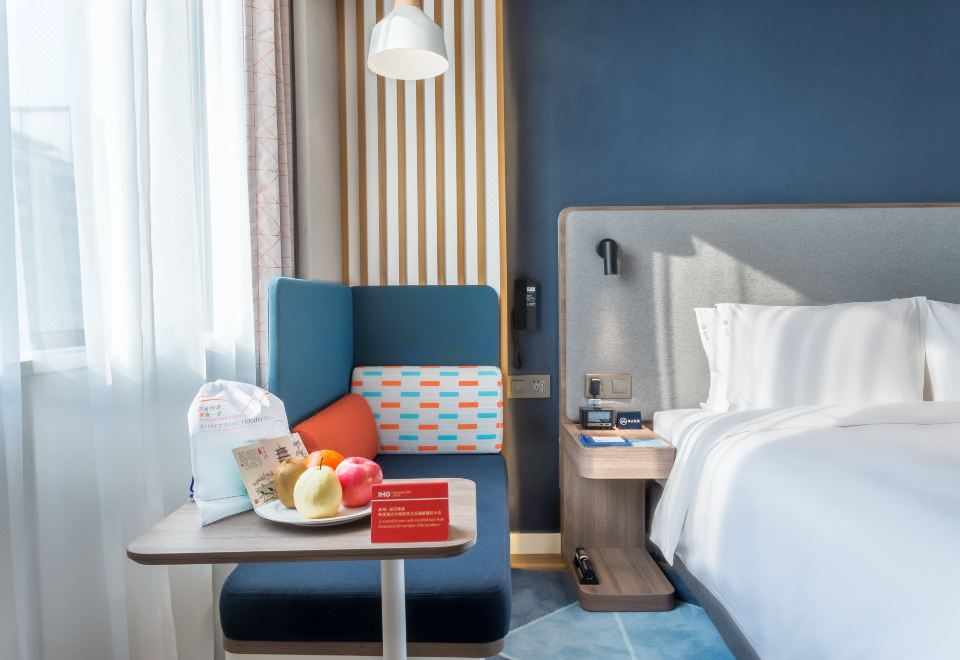 高级房大床 城市景观