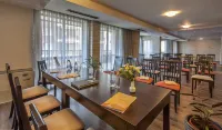Grand Royale Apartment Complex & Spa