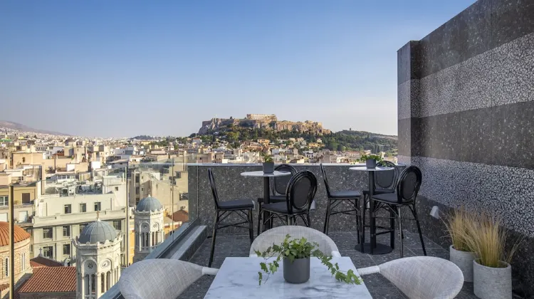 The Pinnacle Athens 食事・レストラン