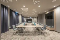 هوليداي إن  امبو هوف ي-ي برلينر تور باي آيتش جي