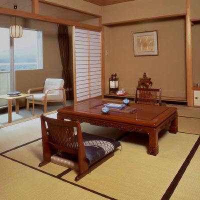 ラン・オブ・ザ・ハウス 湖畔の宿 吉田家 クーポン