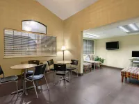 Travelodge by Wyndham Arlington/Dallas Area Hotels in Arlington
