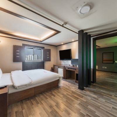 Party Suite / Karaoke Room (City View) J호텔 수원 쿠폰