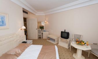 L'Orient Palace Resort and Spa - Housity