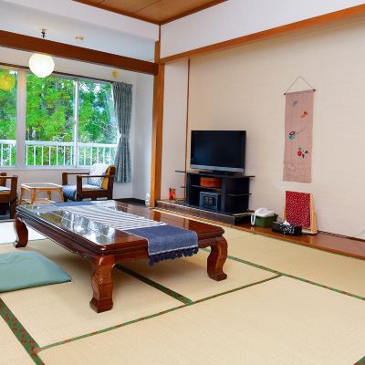 10-12 Tatami Mats with A Warm Scent of Tatami Mats (No Pets) [Japanese Room][Non-Smoking]