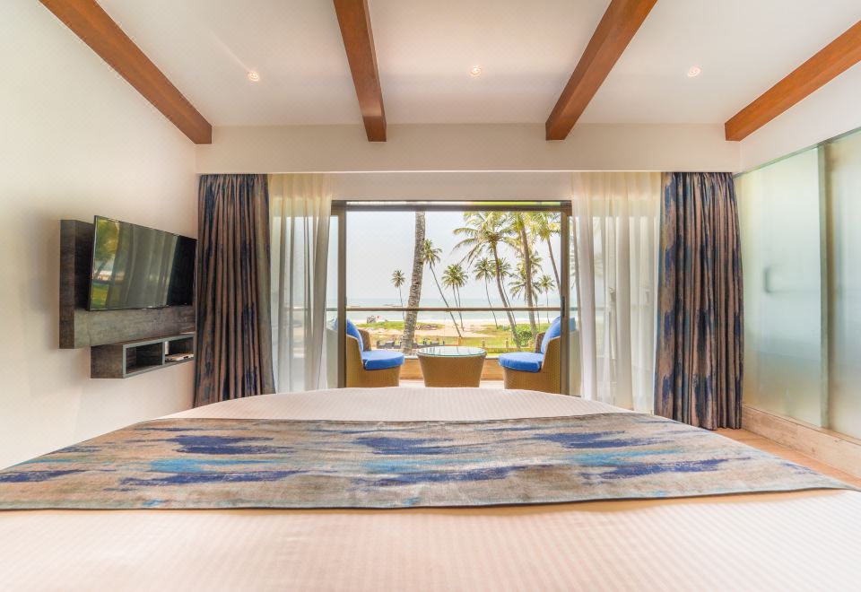 带按摩浴缸的阿拉伯蓝套房