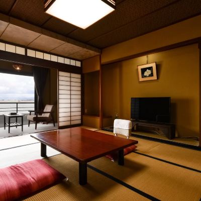 [Standard Room] Basic Japanese-Style Room Overlooking Lake Shibayama  [Hotel-Selected Room] [Smoking] [Lake View] 片山津温泉元湯の宿 かのや光楽苑 クーポン