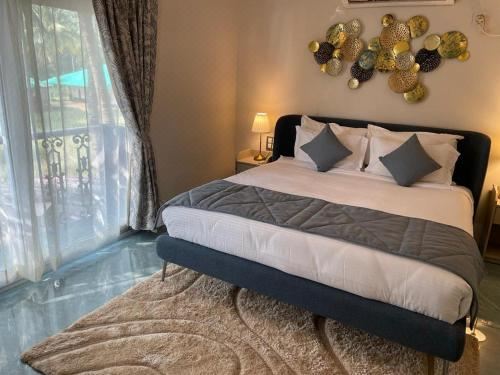 豪华双人床房（带加床）