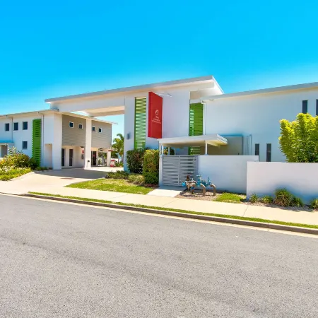 Mackay Oceanside Central Hotel Official Отели в г. Маккай
