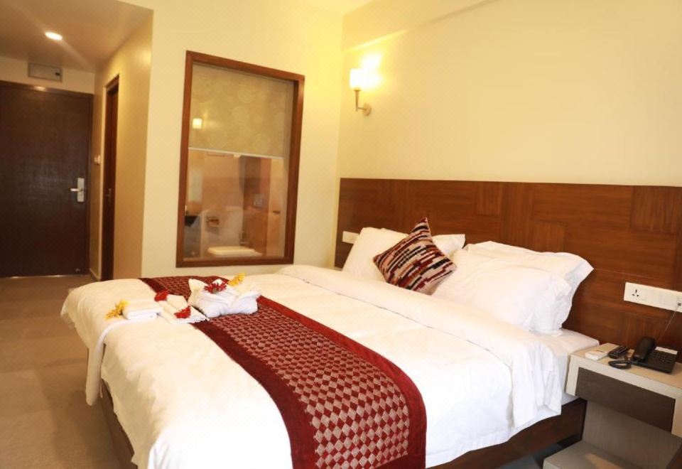 豪华特大床卧室，带阳台