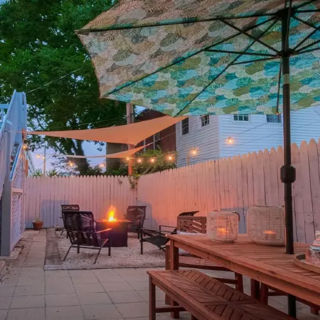 Gorgeous Apt, Pets, Hot Tub & Fire Pit, Walk --> DT Frederick Отели в г. Фредерик