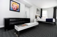 Maverick Suites at 245 Newbury St