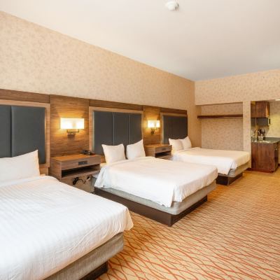 Mountain View Suite, 3 Queen Beds The Lodge at Big Sky Promo Code