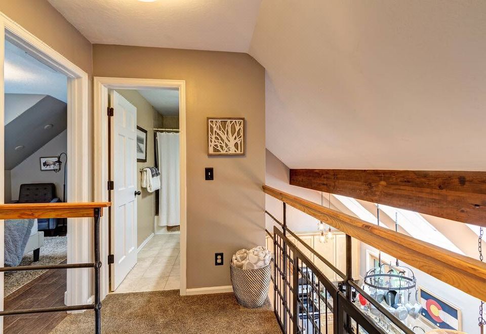 奢华热水浴缸和宽敞生活区-迷人维多利亚休闲屋