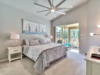 Gorgeous Stoneybrook Home with Private Pool, Lake, Golf Course, 2 King Beds! Hotels in Estero