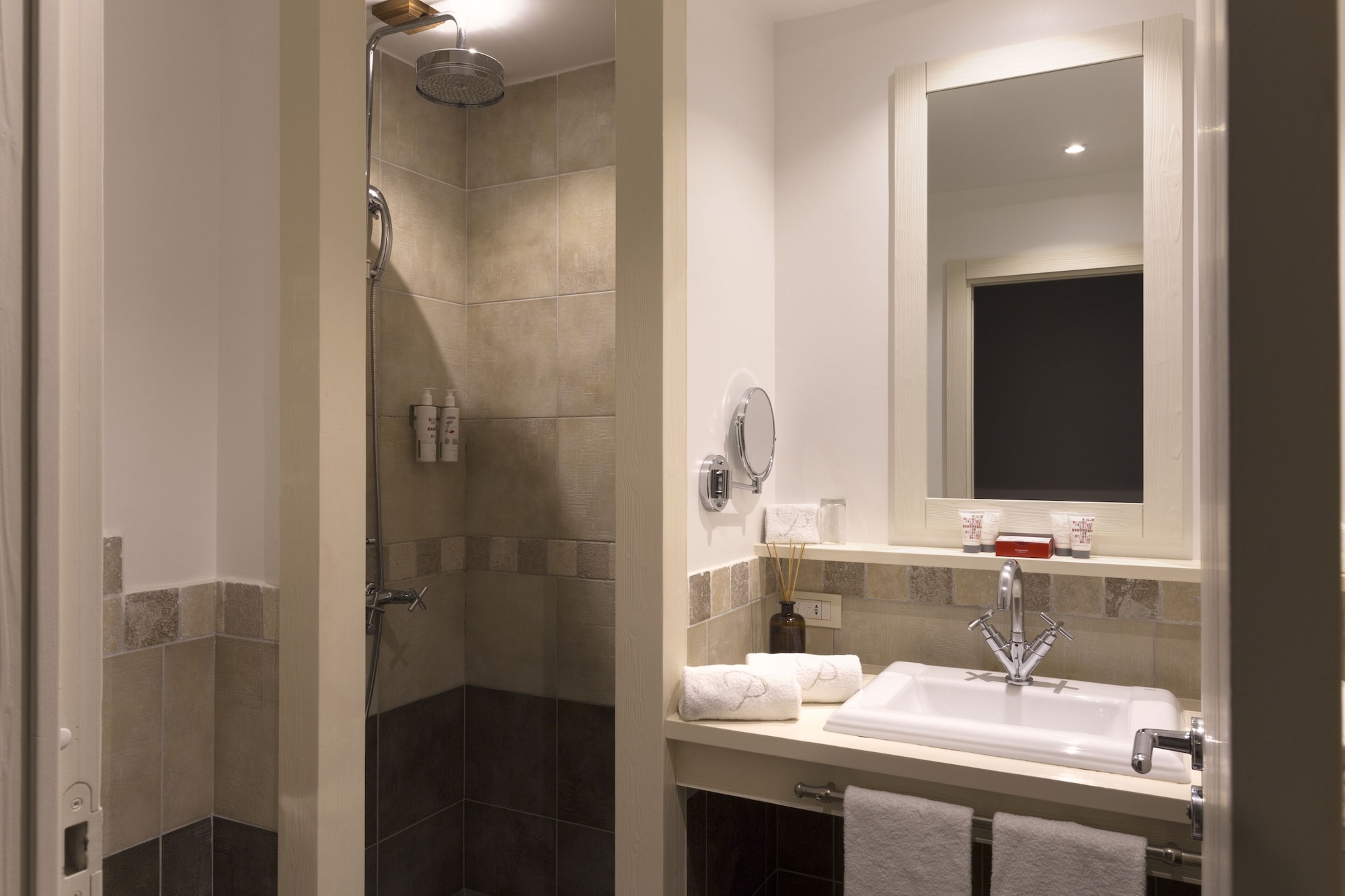 标准双人房， 海滨