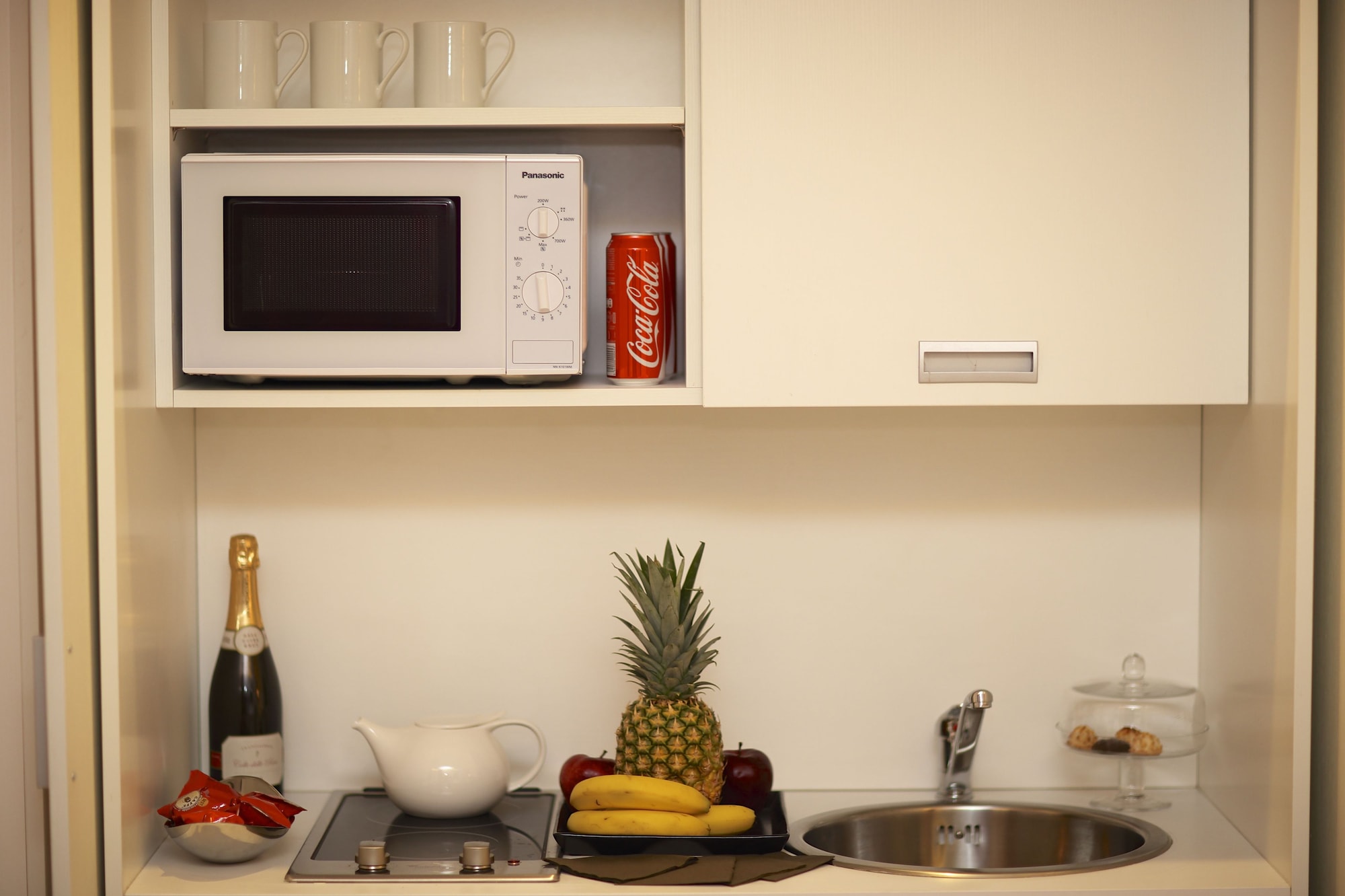 小型套房带小厨房