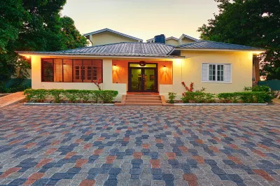 Shirley Retreat Hotels in 