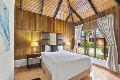 Hotel H4 Hotele w: 