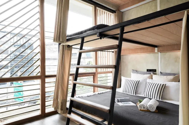 King Bedroom With Extra Bed With Shared Bathroom Non Smoking