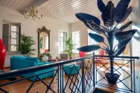 Villa Selena - 1830s Art-House Suites in Vaporia, 50m from Asteria Beach
