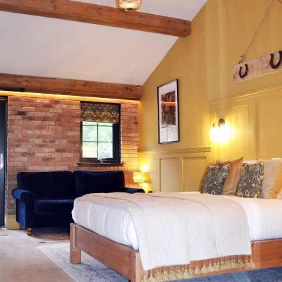 Deluxe Double Room (King Room 16) Hillcroft Accommodation Promo Code