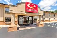 Econo Lodge Woodbridge Hotele w: 