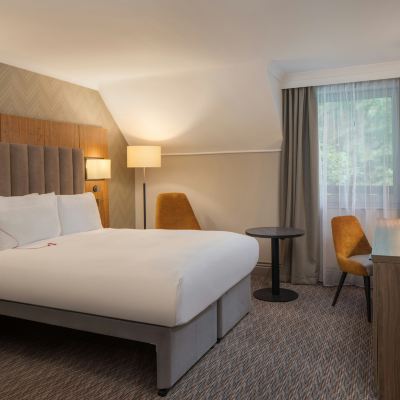 Accessible Queen Room DoubleTree by Hilton Southampton Promo Code
