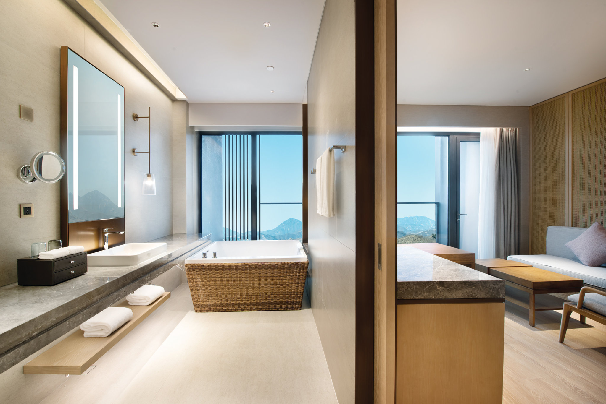 豪华大床私汤温泉房