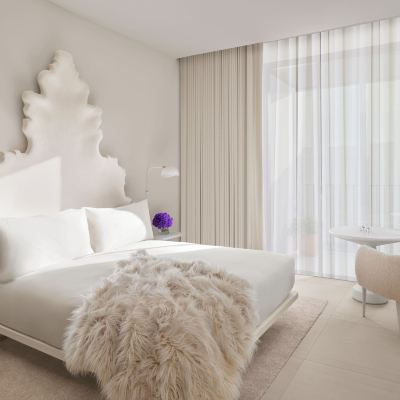 Superior Room, 1 King Bed, Balcony, Courtyard View