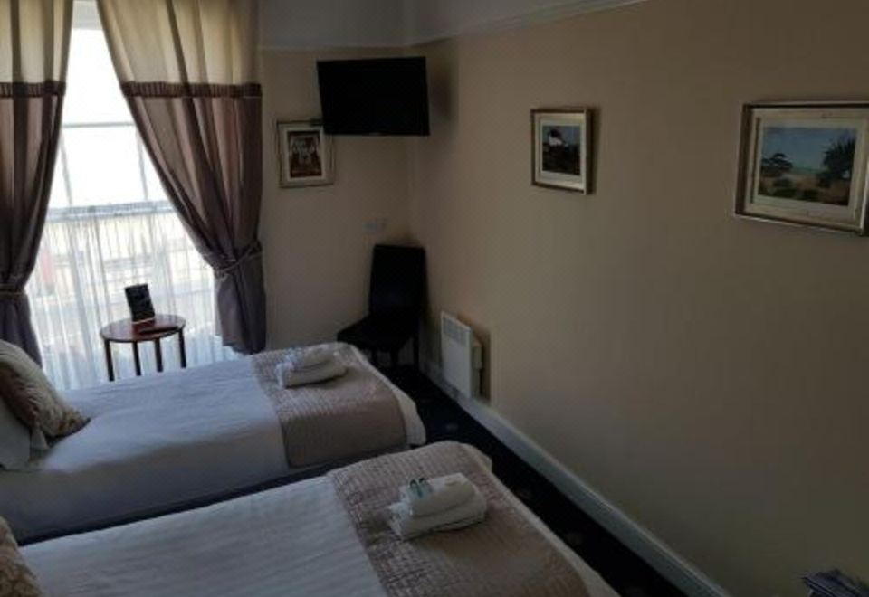 带共享淋浴和厕所的双人房no.7