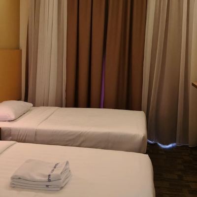 Bilik Deluxe Kupon Lipis Plaza Hotel