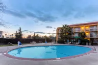 La Quinta Inn & Suites by Wyndham Redding