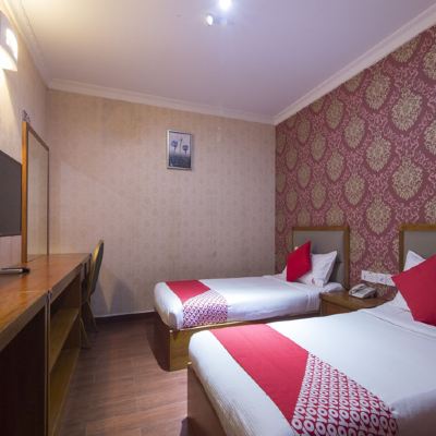 Bilik Kembar Standard Kupon OYO 998 Queen City Hotel