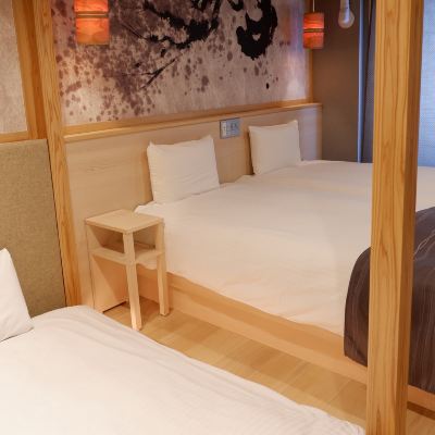 Japanese-Western Room with Children's futon(Separate shower room and toilet)