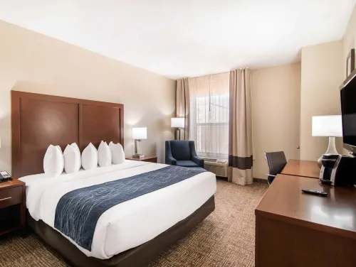 Comfort Inn & Suites Junction City - Near Fort Riley