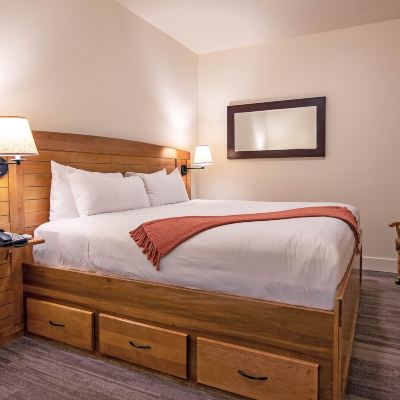 1 Bedroom Luxury Suite, 1 King Bed With Sofa Bed, Hot Tub, No View Newpark Resort Promo Code