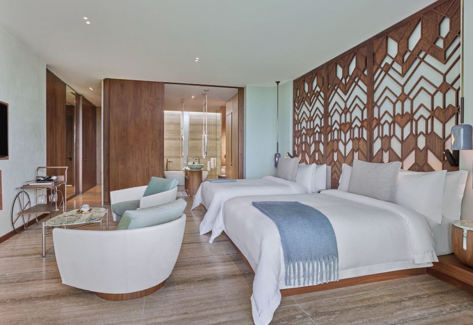 家庭房， 卧室1:1張特大床 ， 卧室2:2張大床， 海景， 露台