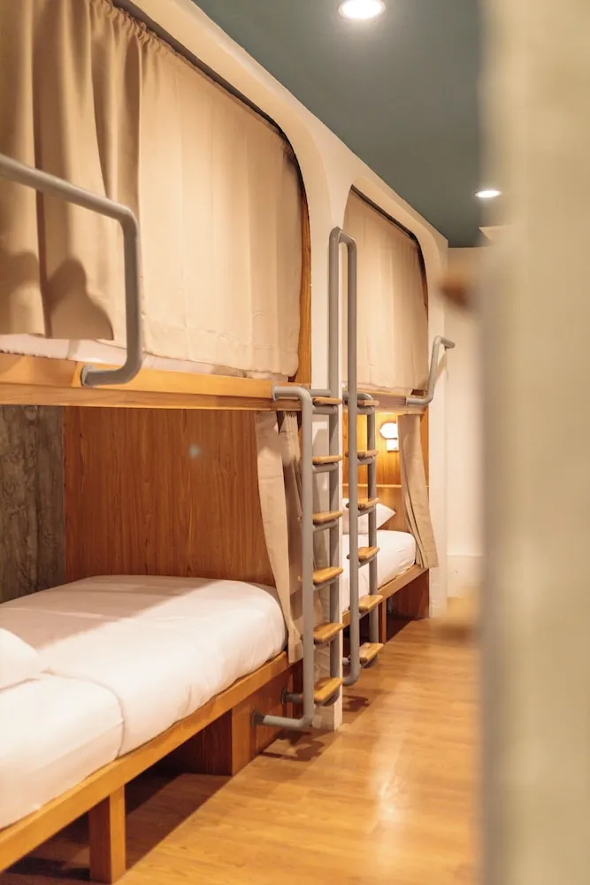 Bed In 10-Bed Women Dormitory Room, Non Smoking With Air Conditioning