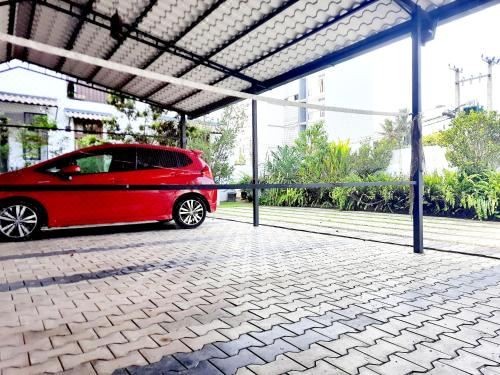 带阳台的两卧室公寓