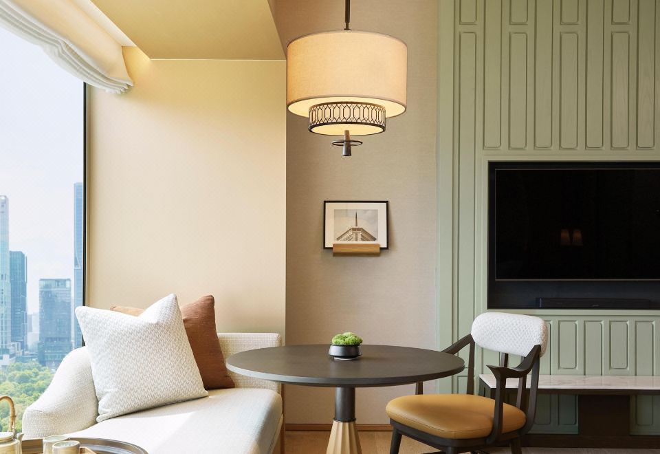 Dusit Thani BangkokClub Corner 1 King, High Floor, Park View