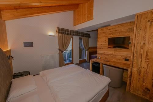 带阳台的三人房