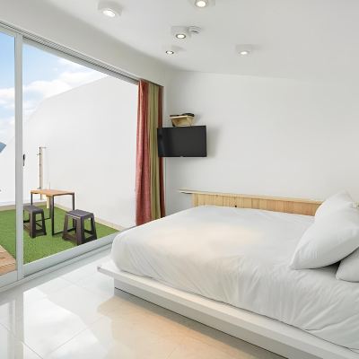 Room 103 (Heated Swimming Pool/SPA/Individual Fire Pit) 거제도 스타마린풀빌라 쿠폰
