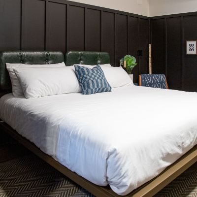 Deluxe King Room The Chicago Hotel Collection River North Promo Code